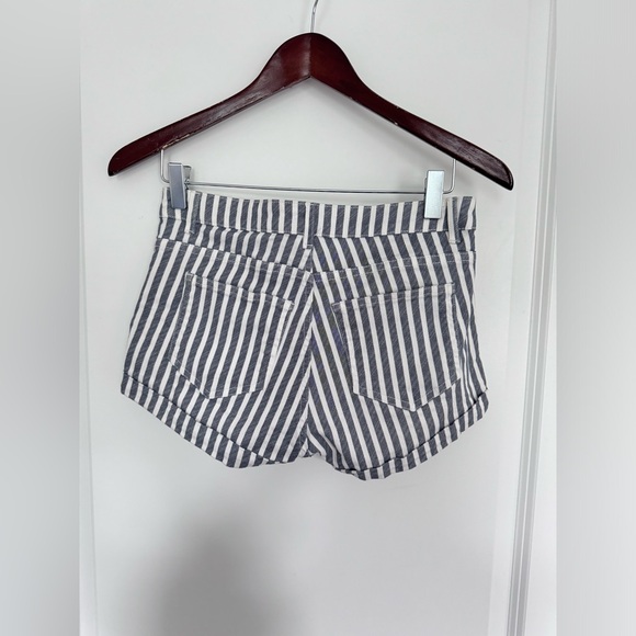 Stripped shorts soft material size 4 H&M like boxer shorts style - Picture 4 of 9